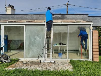 Nettoyage d’une véranda d’une maison d’habitation